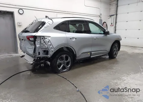 2023 Ford Escape St-Line z USA, uszkodzony, nr VIN 1FMCU9MN5PUA94032